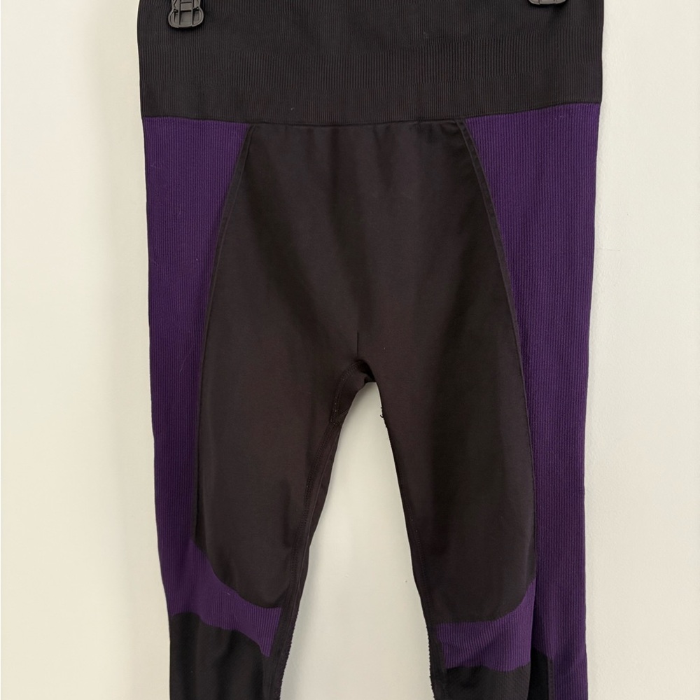 Fabletics Demi Lovato High-Waisted Seamless Rib Black and Purple Legging Size L - Picture 4 of 11